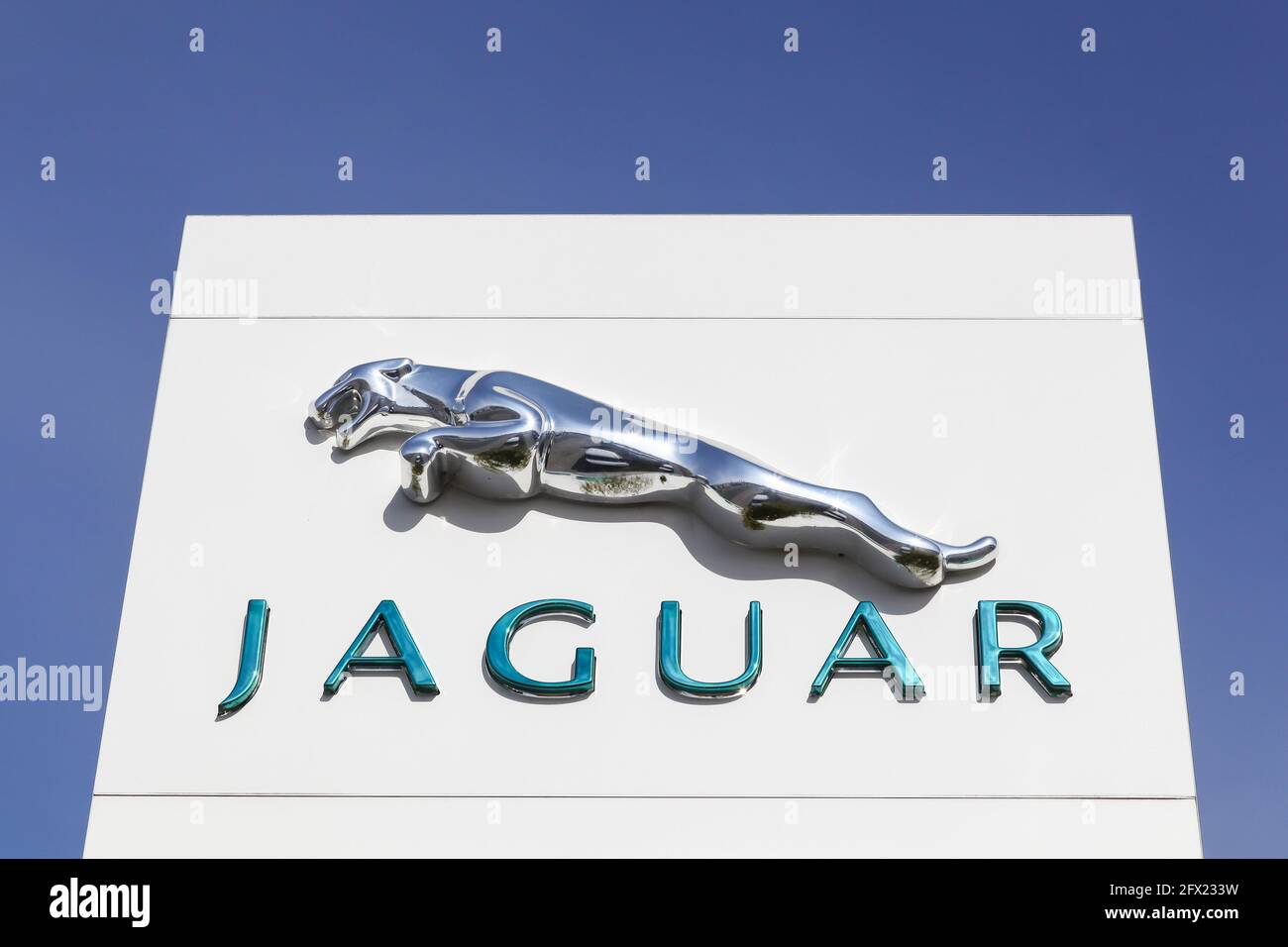 Risskov, Danimarca - 2 aprile 2018: Jaguar Cars è un marchio di Jaguar Land Rover, una multinazionale britannica produttrice di automobili Foto Stock