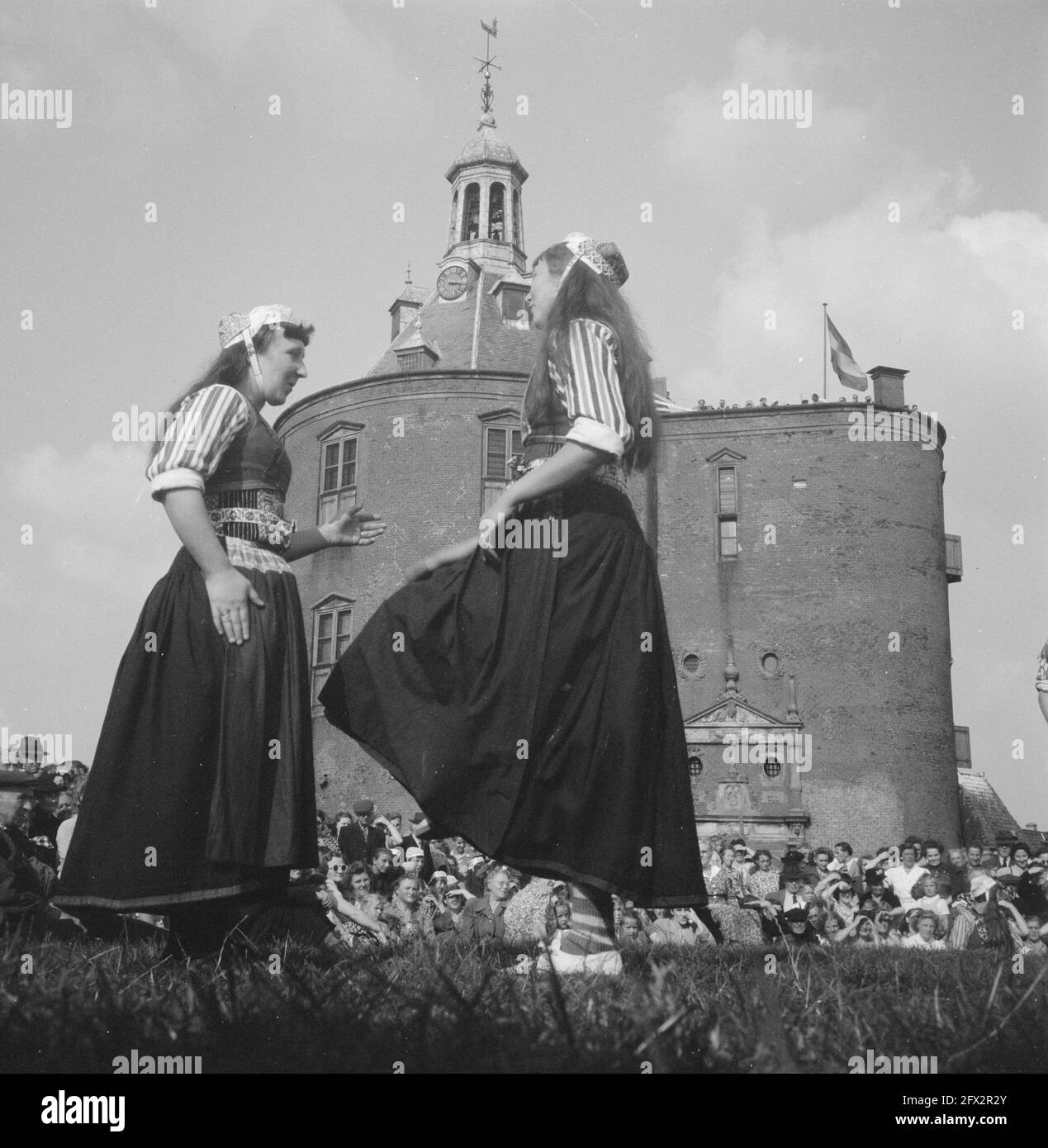 Marker Wedding Enkhuizen, 10 novembre 1949, matrimoni, Paesi Bassi, foto agenzia stampa del xx secolo, notizie da ricordare, documentario, fotografia storica 1945-1990, storie visive, Storia umana del XX secolo, che cattura momenti nel tempo Foto Stock