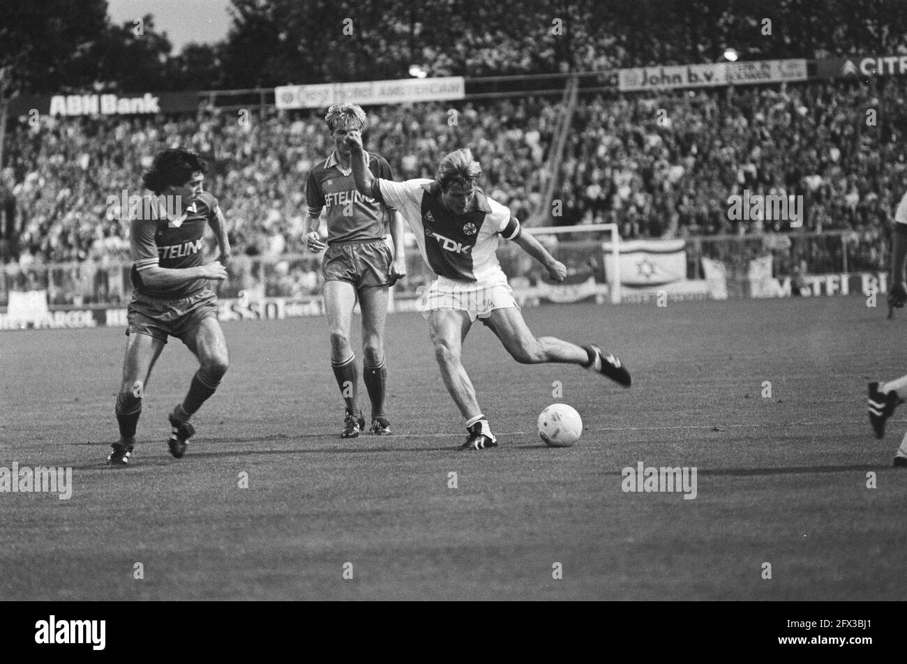 AJAX / Sparta 1-1 con Lerby in duello, 11 settembre 1982, sport, calcio, Incontri, Paesi Bassi, foto agenzia stampa del XX secolo, notizie da ricordare, documentario, fotografia storica 1945-1990, storie visive, Storia umana del XX secolo, che cattura momenti nel tempo Foto Stock