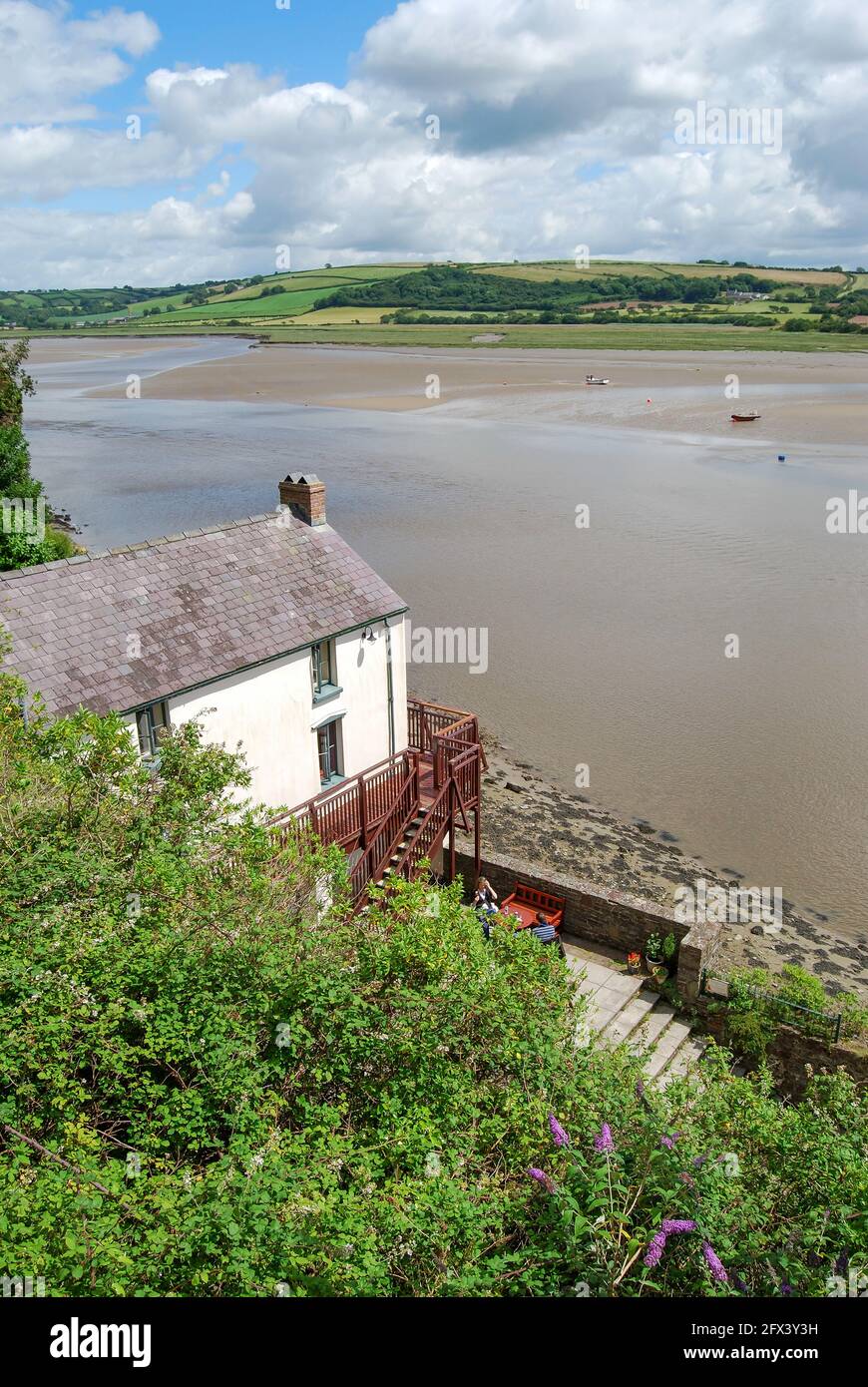 Dylan Thomas Boathouse, estuario del Taf, Laugharne, Carmarthenshshire, Galles, Regno Unito Foto Stock