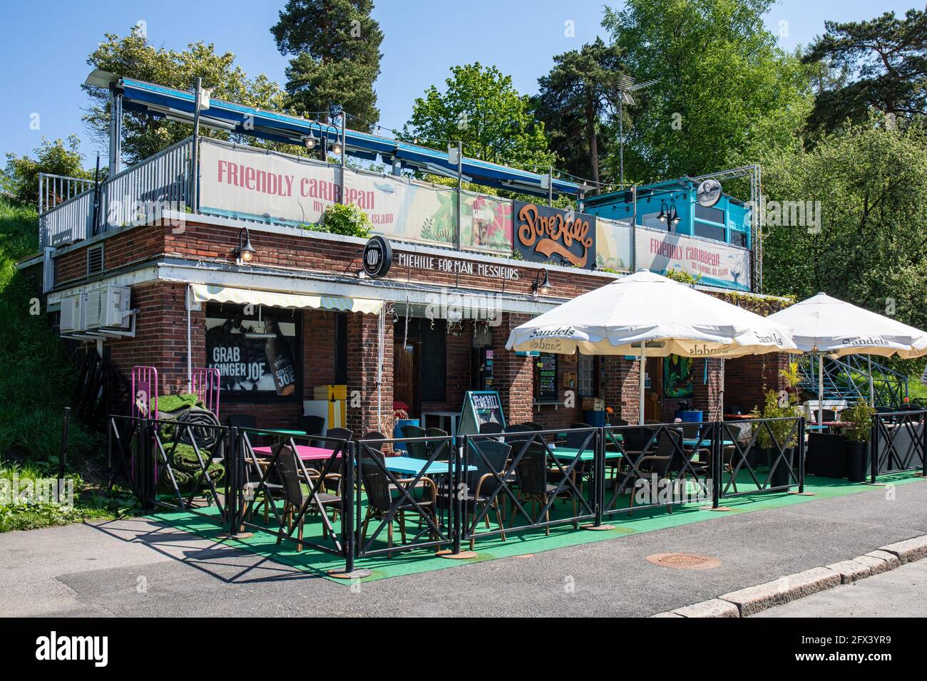 Pinehill Terrace bar, ex toilette pubblica, a Helsinki, Finlandia Foto Stock