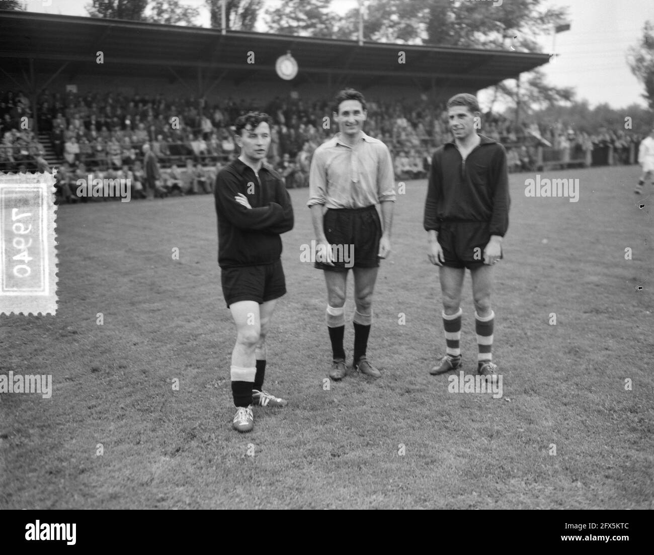 Nazionale generale olandese Abe, Faes, Van der Gijp, 11 settembre 1956, Sport, calcio, Paesi Bassi, foto agenzia stampa del XX secolo, notizie da ricordare, documentario, fotografia storica 1945-1990, storie visive, Storia umana del XX secolo, che cattura momenti nel tempo Foto Stock