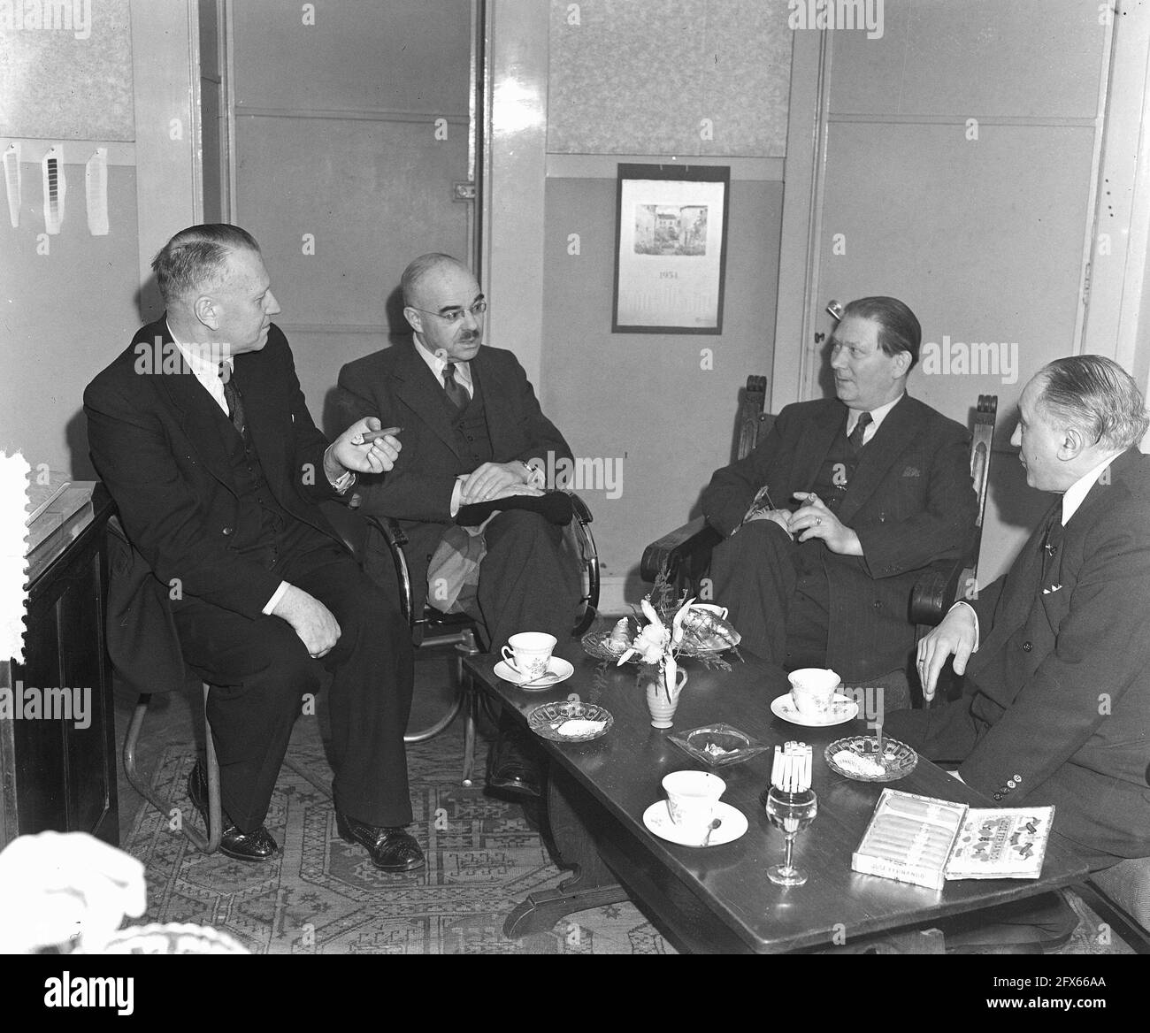 Il Sig. A. Elfers Director Internationale Cliche-Fabriek Pax Holland 60 anni, 22 febbraio 1954, registi, Paesi Bassi, foto agenzia stampa del xx secolo, notizie da ricordare, documentario, fotografia storica 1945-1990, storie visive, Storia umana del XX secolo, che cattura momenti nel tempo Foto Stock