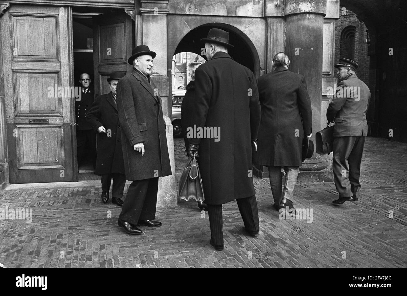 Consiglio del gabinetto Premier Marijnen dopo la riunione, 5 marzo 1965, riunioni, Paesi Bassi, foto agenzia stampa del xx secolo, notizie da ricordare, documentario, fotografia storica 1945-1990, storie visive, Storia umana del XX secolo, che cattura momenti nel tempo Foto Stock