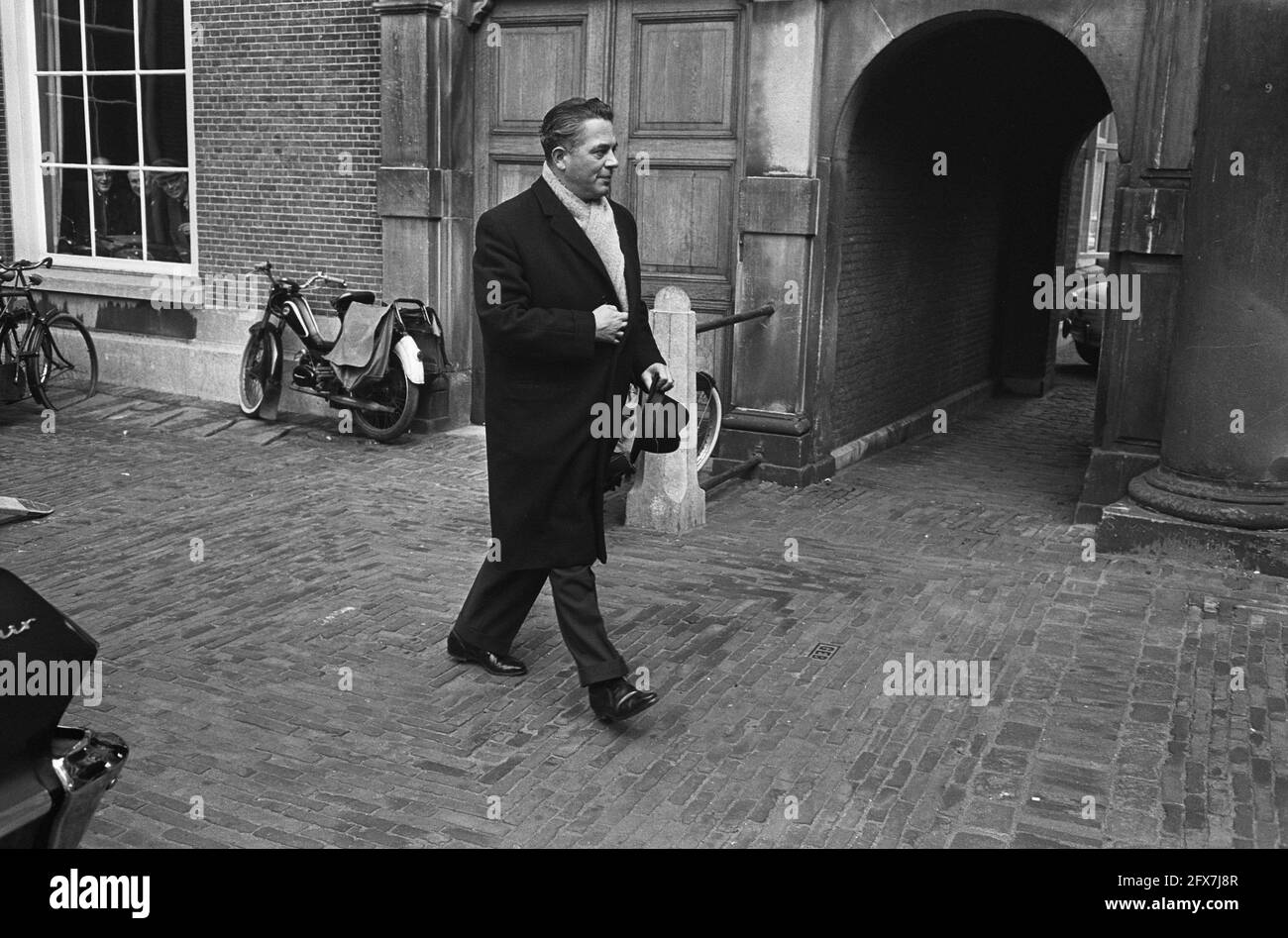 Consiglio dei ministri, primo ministro Marijnen, dopo la riunione, 5 marzo 1965, riunioni, Paesi Bassi, foto agenzia stampa del xx secolo, notizie da ricordare, documentario, fotografia storica 1945-1990, storie visive, Storia umana del XX secolo, che cattura momenti nel tempo Foto Stock