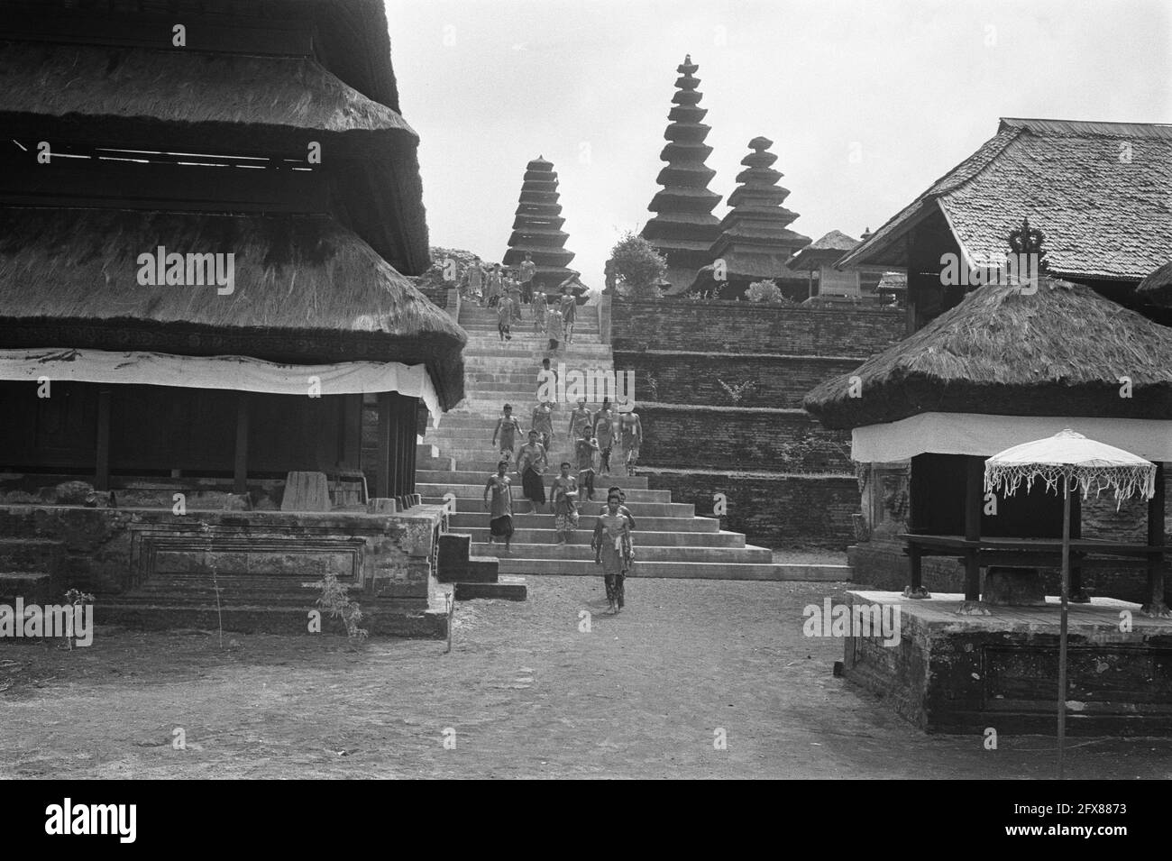 Bali (Indonesia), cerimonia al tempio di Besakih (Bali), 9 settembre 1971, cerimonie, templi, I Paesi Bassi, foto agenzia stampa del XX secolo, notizie da ricordare, documentario, fotografia storica 1945-1990, storie visive, Storia umana del XX secolo, che cattura momenti nel tempo Foto Stock