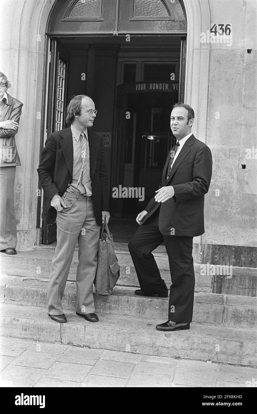 Ricorso della commissione Bloemenhove ai tribunali di Amsterdam L. avvocato sig.. Van Driel van Wageningen, accanto al dottor Van de Bergh, coordinatore del medico, 19 agosto 1976, tribunali di appello, Paesi Bassi, foto dell'agenzia stampa del XX secolo, notizie da ricordare, documentario, fotografia storica 1945-1990, storie visive, Storia umana del XX secolo, che cattura momenti nel tempo Foto Stock