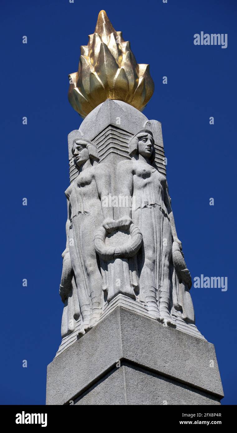 Top of the Memorial to Heroes of the Marine Engine Room a Liverpool Foto Stock
