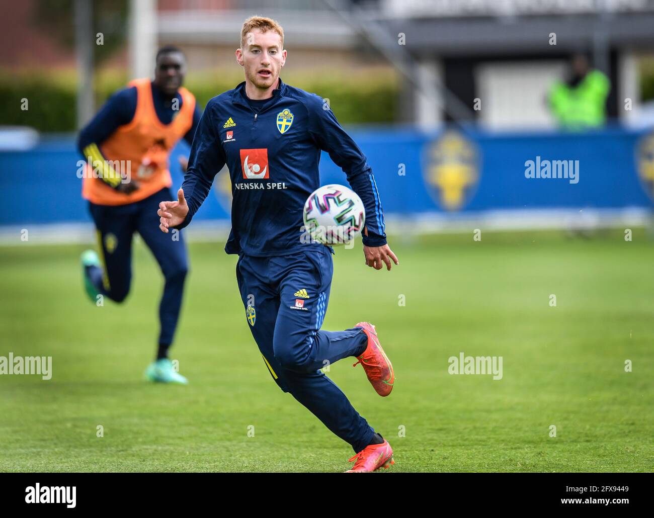 BASTAD 20210525 Swedens Dejan Kulusevski in azione mercoledì 26 maggio 2021 sessione di allenamento alla squadra nazionale di calcio di Bastad prima dei campionati europei. Foto: Anders Wiklund / TT / kod 10040 Foto Stock
