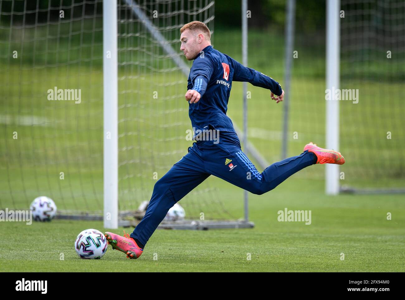 BASTAD 20210525 Swedens Dejan Kulusevski in azione mercoledì 26 maggio 2021 sessione di allenamento alla squadra nazionale di calcio di Bastad prima dei campionati europei. Foto: Anders Wiklund / TT / kod 10040 Foto Stock