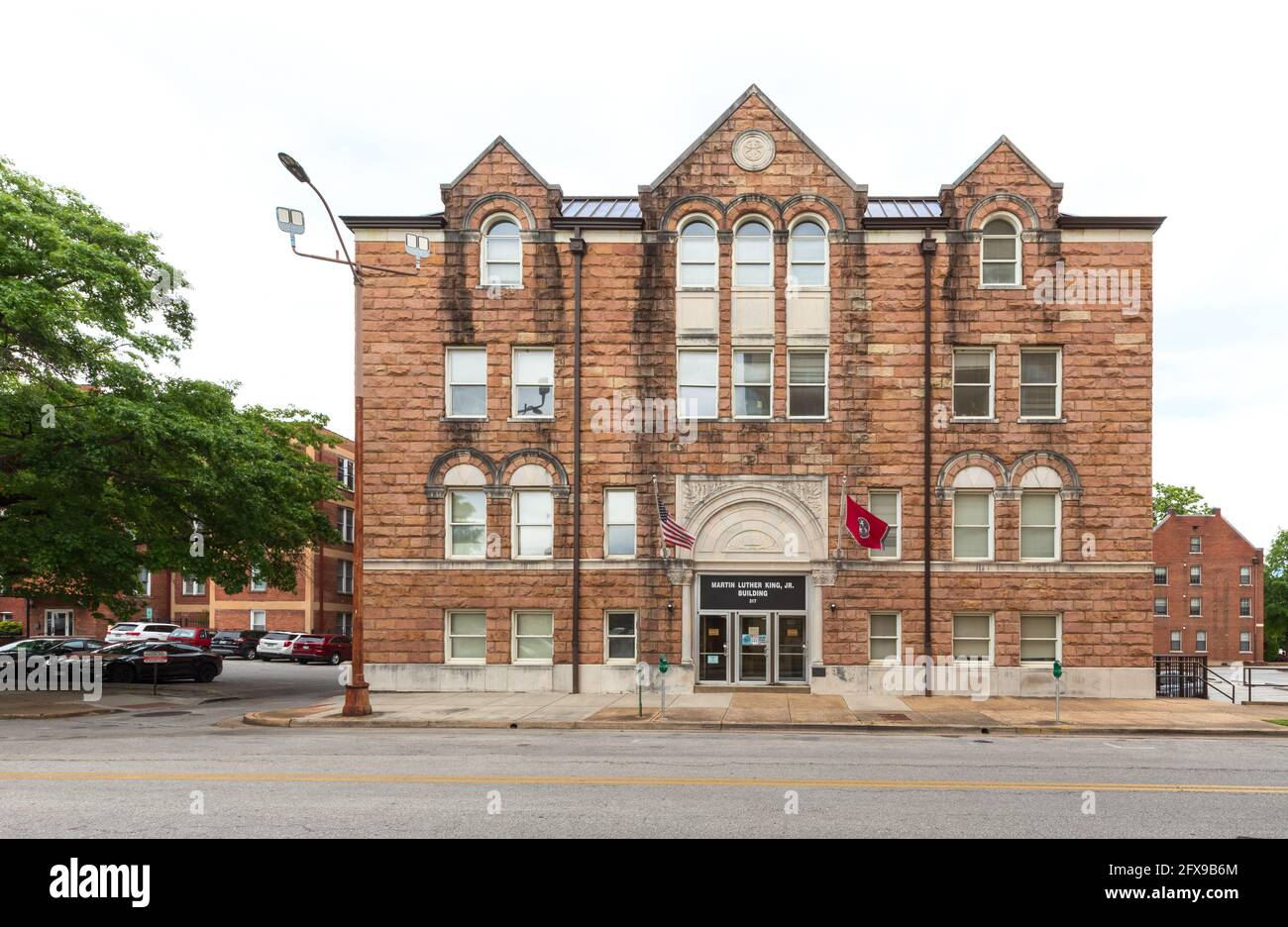 CHATTANOOGA, TN, USA-10 MAGGIO 2021: Vista frontale del Martin Luther King, Jr. Building, attualmente utilizzato come Dipartimento di Comunità ed ECON. Sviluppo. Foto Stock
