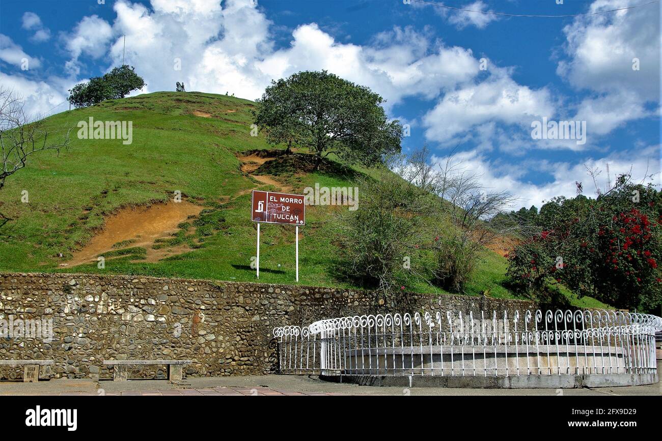 Tumulo di sepoltura della piramide indigena, El Morro del Tulcan, Popayan, Cauca, Colombia Foto Stock