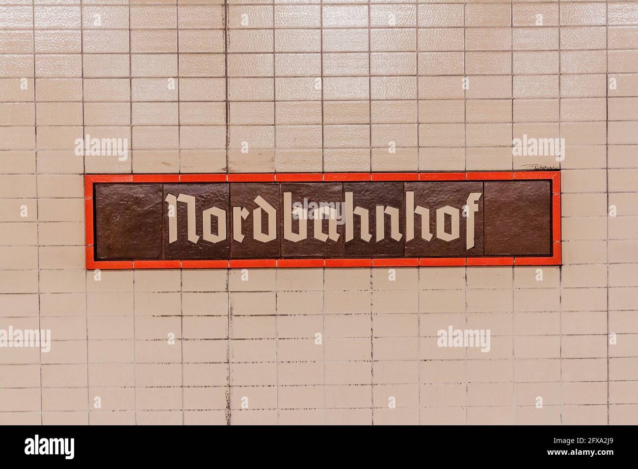 Indicazioni per la stazione ferroviaria Nordbahnhof di Berlino, Germania Foto Stock