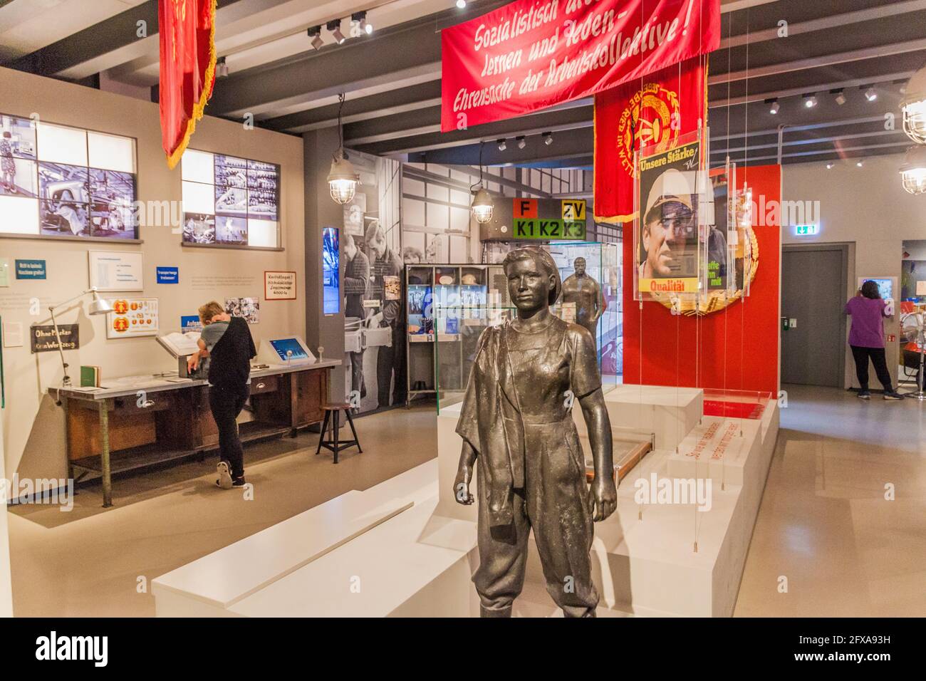 BERLINO, GERMANIA - 12 AGOSTO 2017: Interni della vita quotidiana nel museo della DDR a Kulturbrauerei, Berlino Foto Stock