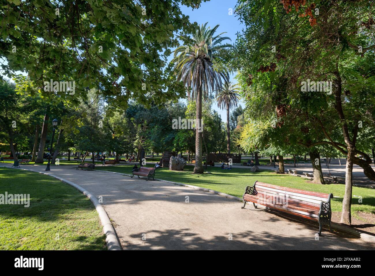 Santiago, Regione Metropolitana, Cile - Vista sul Parco Forestal, il più tradizionale parco urbano della città. Foto Stock