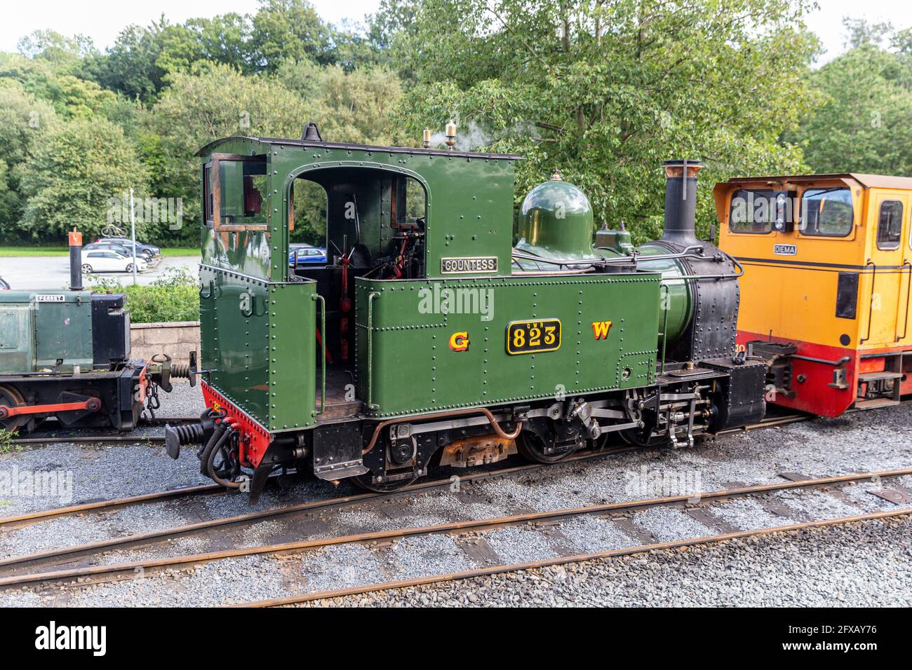 La locomotiva Countess in sidings, Llanfair Careinion Station, Welshpool & Llanfair Light Railway, Powys, Galles. Foto Stock