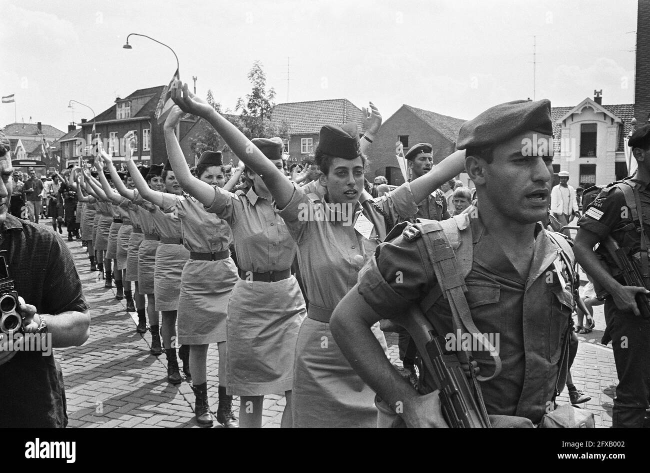 Primo giorno delle Marche di Nijmegen. Militare israeliana, 25 luglio 1967, MILITARE, QUATTRO DAYSE, Paesi Bassi, foto agenzia stampa del xx secolo, notizie da ricordare, documentario, fotografia storica 1945-1990, storie visive, Storia umana del XX secolo, che cattura momenti nel tempo Foto Stock