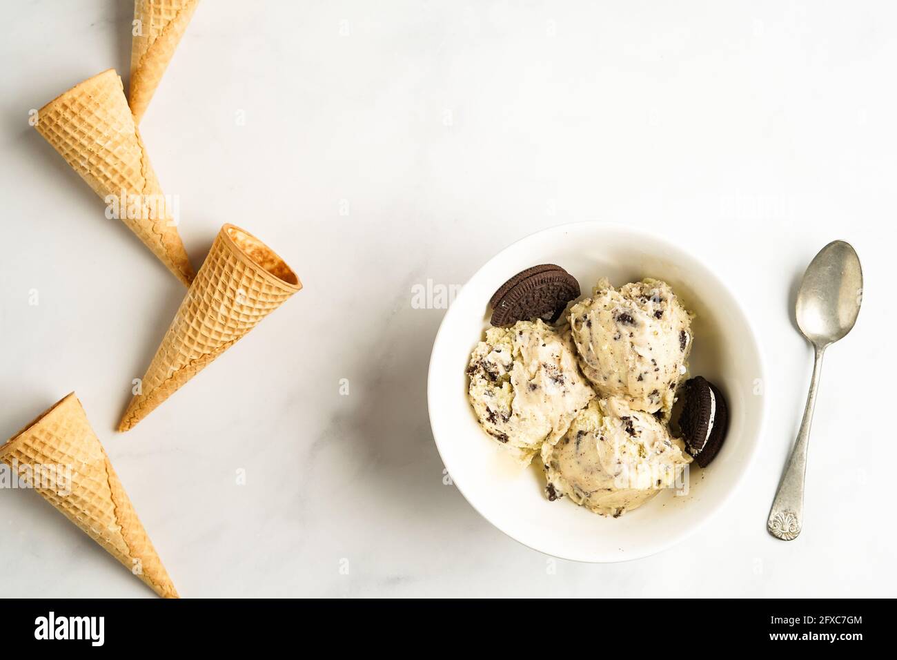 Biscotti e gelato al gelato Foto Stock