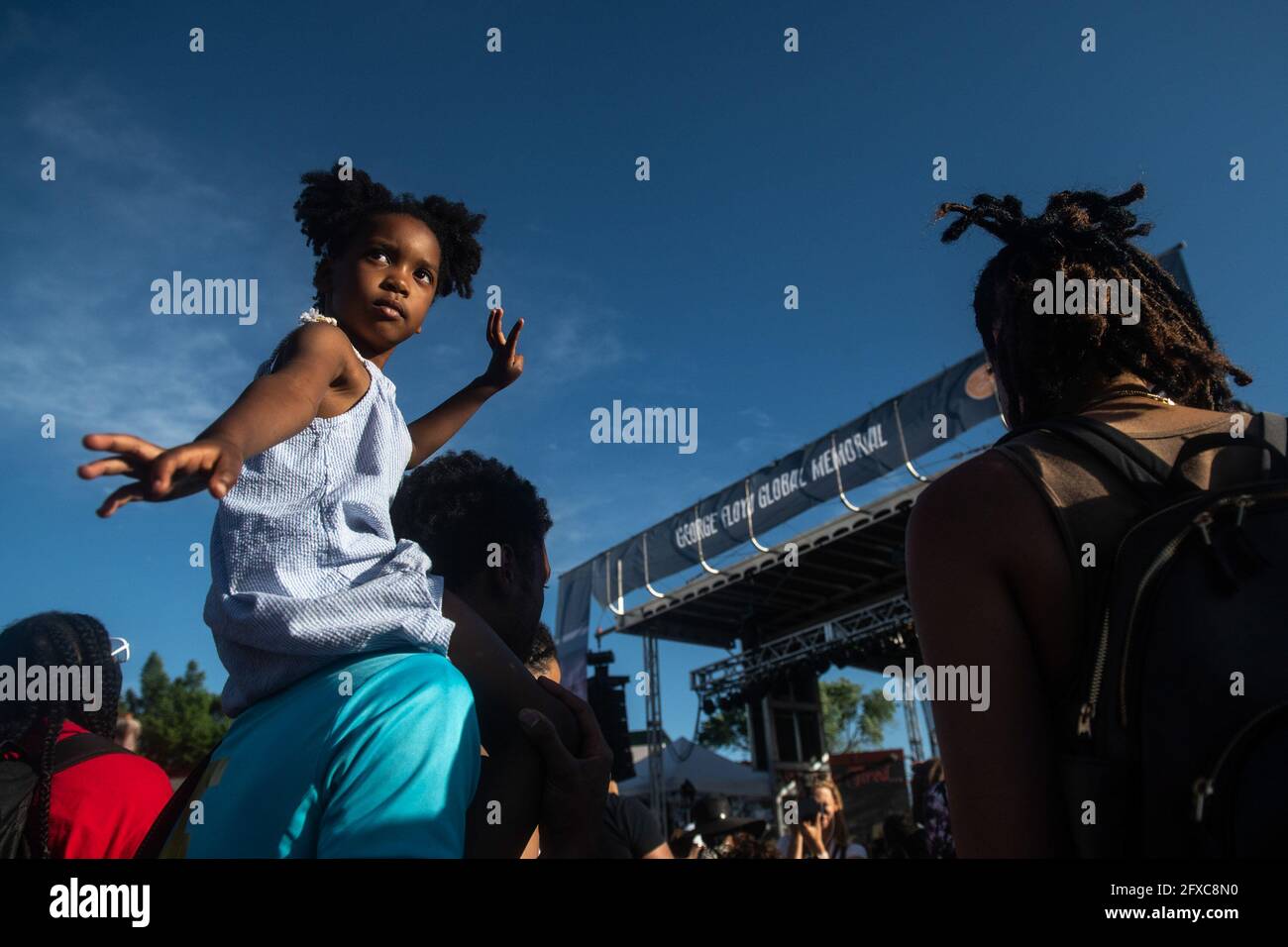 Minneapolis, Stati Uniti. 25 Maggio 2021. Atmosfera a George Floyd Square all'angolo tra 38th Street e Chicago Avenue durante l'evento di ricordo del 1° anniversario della sua morte il 25 maggio 2021 a Minneapolis, Minnesota. Foto: Chris Tuite/ImageSPACE/Sipa USA Credit: Sipa USA/Alamy Live News Foto Stock