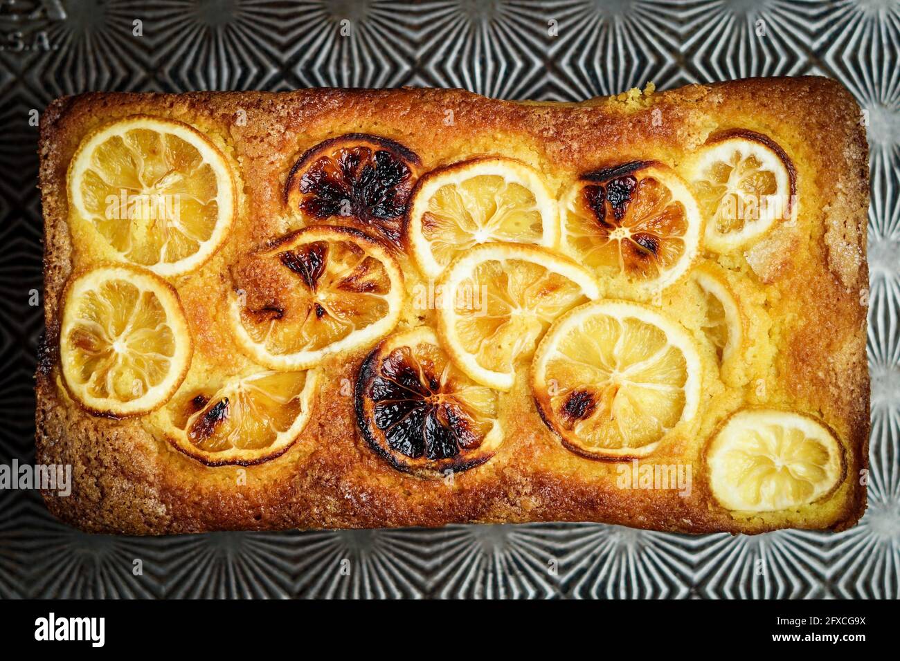 Torta turmerica al limone Foto Stock