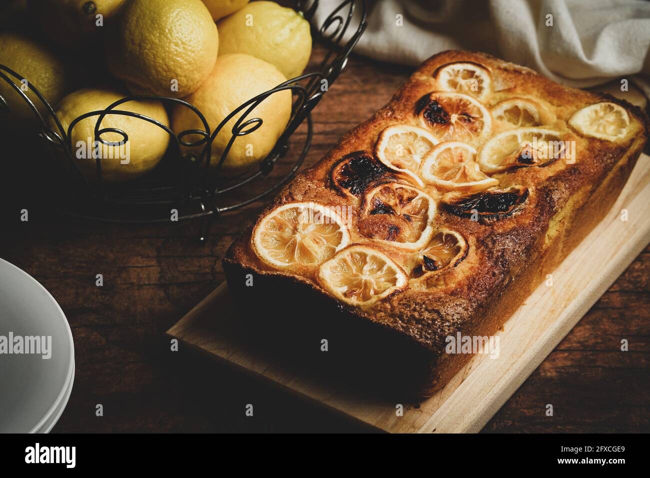 Torta turmerica al limone Foto Stock
