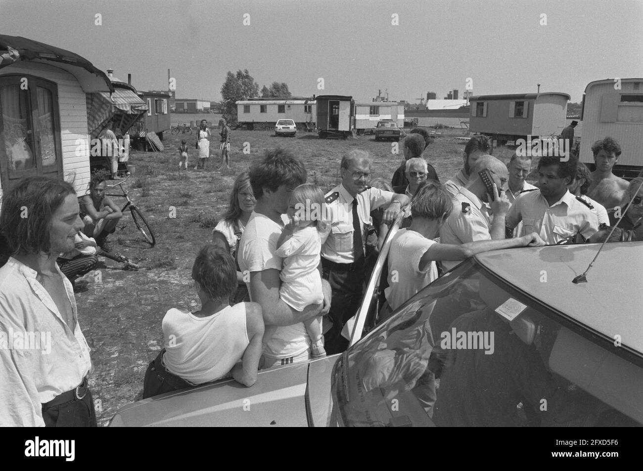 Polizia, campi di rimorchio, sfratti, 14 giugno 1989, Sfratti, polizia, campi di concentramento, Paesi Bassi, foto dell'agenzia stampa del XX secolo, notizie da ricordare, documentario, fotografia storica 1945-1990, storie visive, Storia umana del XX secolo, che cattura momenti nel tempo Foto Stock