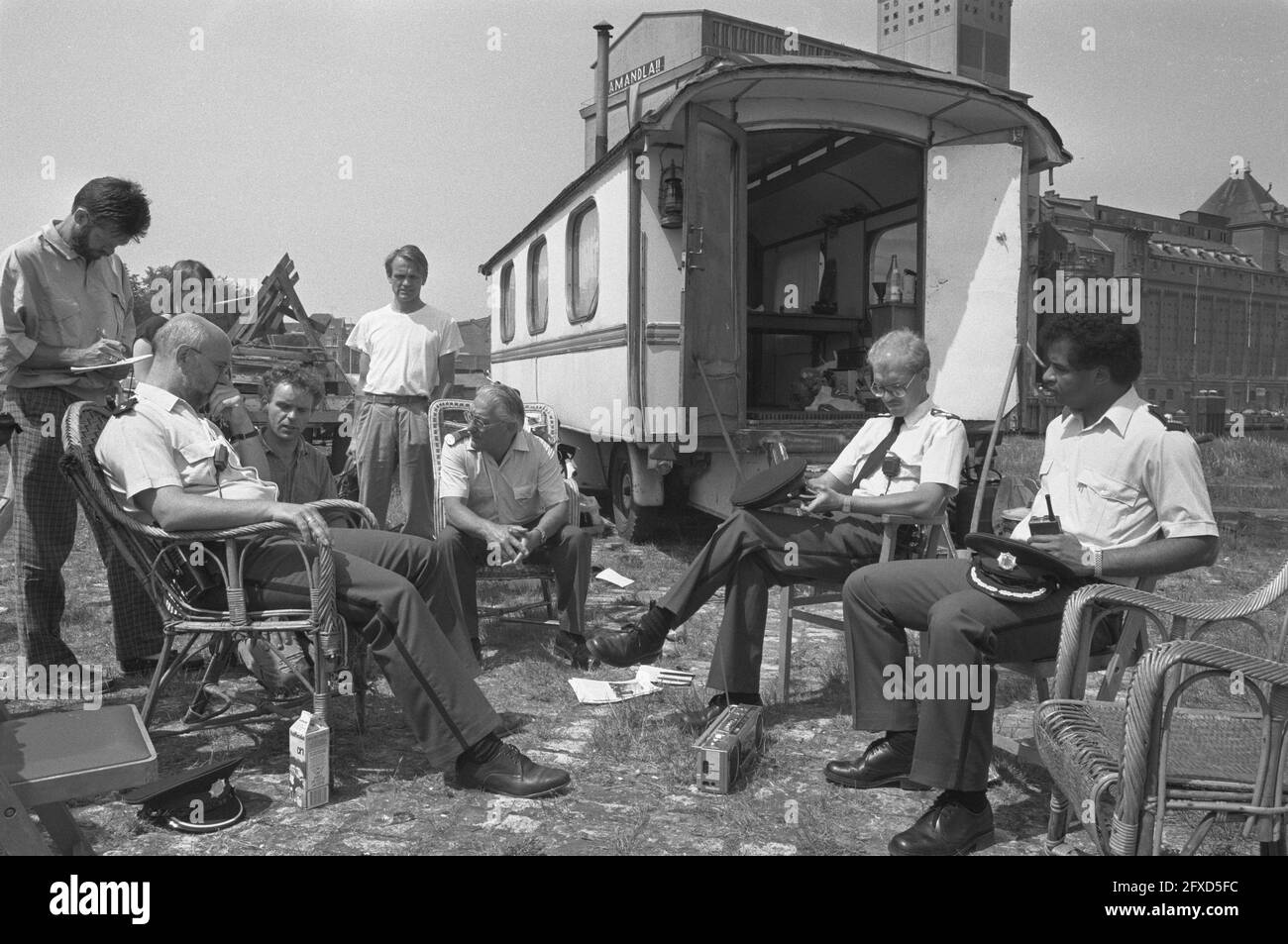 Polizia, campi di rimorchio, sfratti, 14 giugno 1989, Sfratti, polizia, campi di concentramento, Paesi Bassi, foto dell'agenzia stampa del XX secolo, notizie da ricordare, documentario, fotografia storica 1945-1990, storie visive, Storia umana del XX secolo, che cattura momenti nel tempo Foto Stock