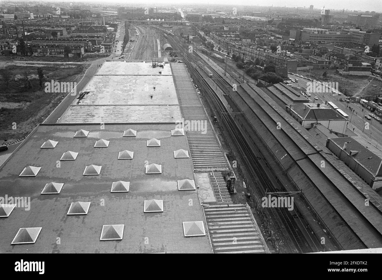 Stazione NS dell'Aia, in sostituzione della ferrovia statale, aperta, nuova stazione dall'alto, 27 settembre 1973, stazioni, Paesi Bassi, foto agenzia stampa del xx secolo, notizie da ricordare, documentario, fotografia storica 1945-1990, storie visive, Storia umana del XX secolo, che cattura momenti nel tempo Foto Stock