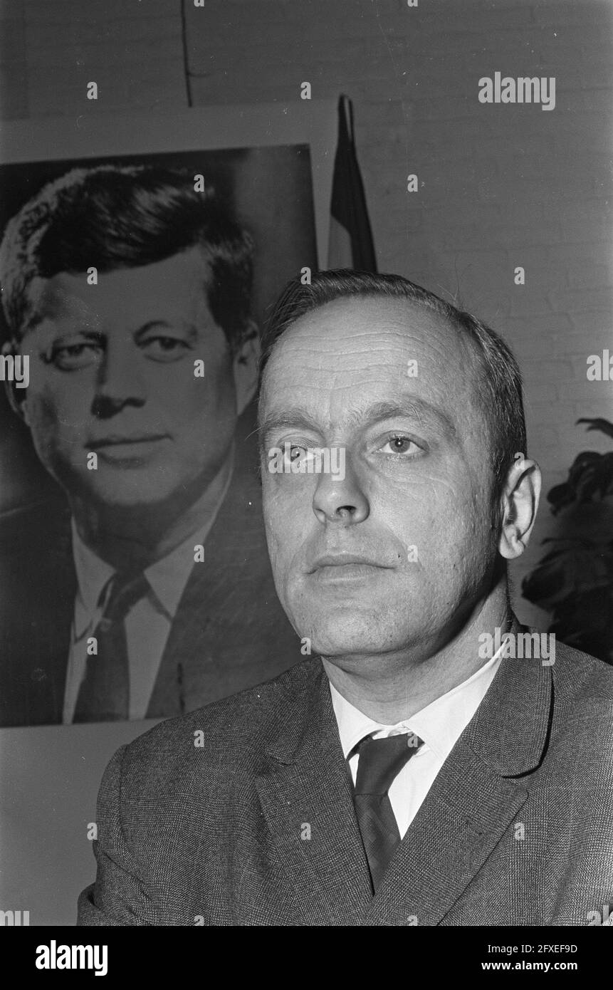 Mostra su LIFE Kennedy all'Aia . Numeri 24.25 Professore Dr. J. W. Schulte Nordholt, Professore all'Università di Leiden, 27 novembre 1967, mostre, Paesi Bassi, foto agenzia stampa del xx secolo, notizie da ricordare, documentario, fotografia storica 1945-1990, storie visive, Storia umana del XX secolo, che cattura momenti nel tempo Foto Stock