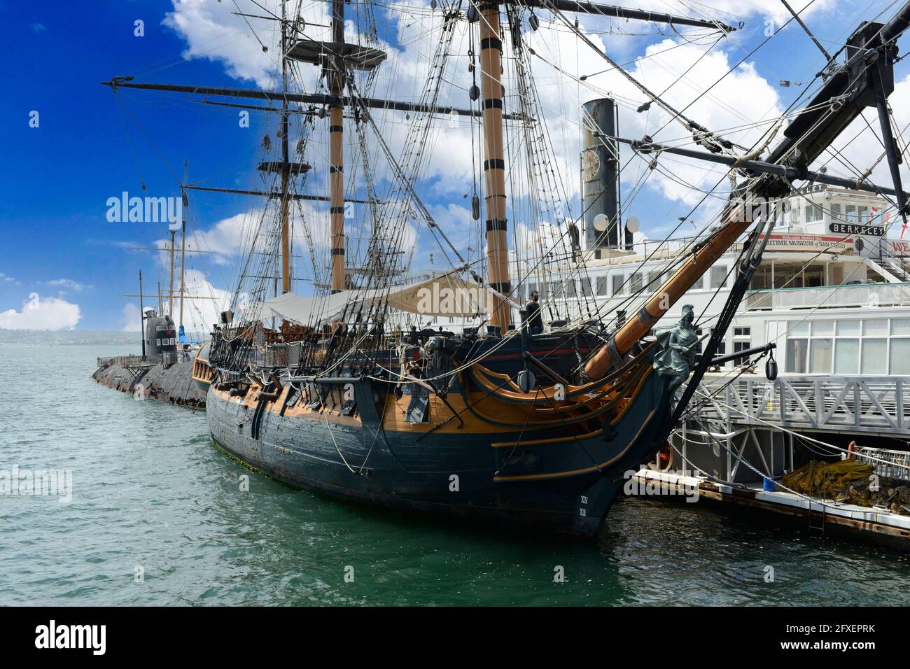 Nave a vela a sorpresa HMS al Discovery Harbour Maritime Museum sul lungomare di San Diego, California Foto Stock