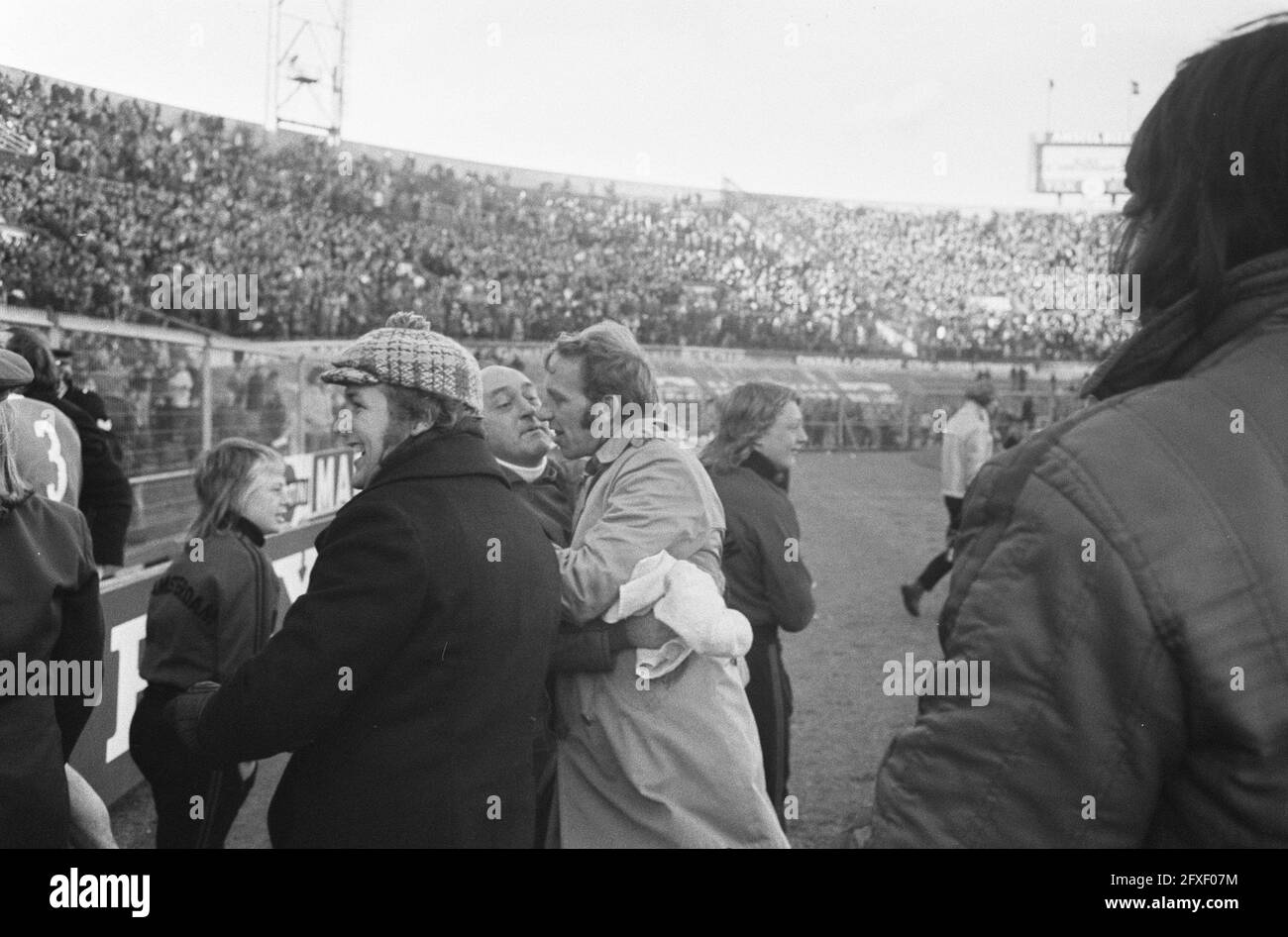 Trainer Van der Meent (centro) dopo il gioco, 13 gennaio 1974, sport, allenatori, Calcio, Paesi Bassi, foto agenzia stampa del XX secolo, notizie da ricordare, documentario, fotografia storica 1945-1990, storie visive, Storia umana del XX secolo, che cattura momenti nel tempo Foto Stock