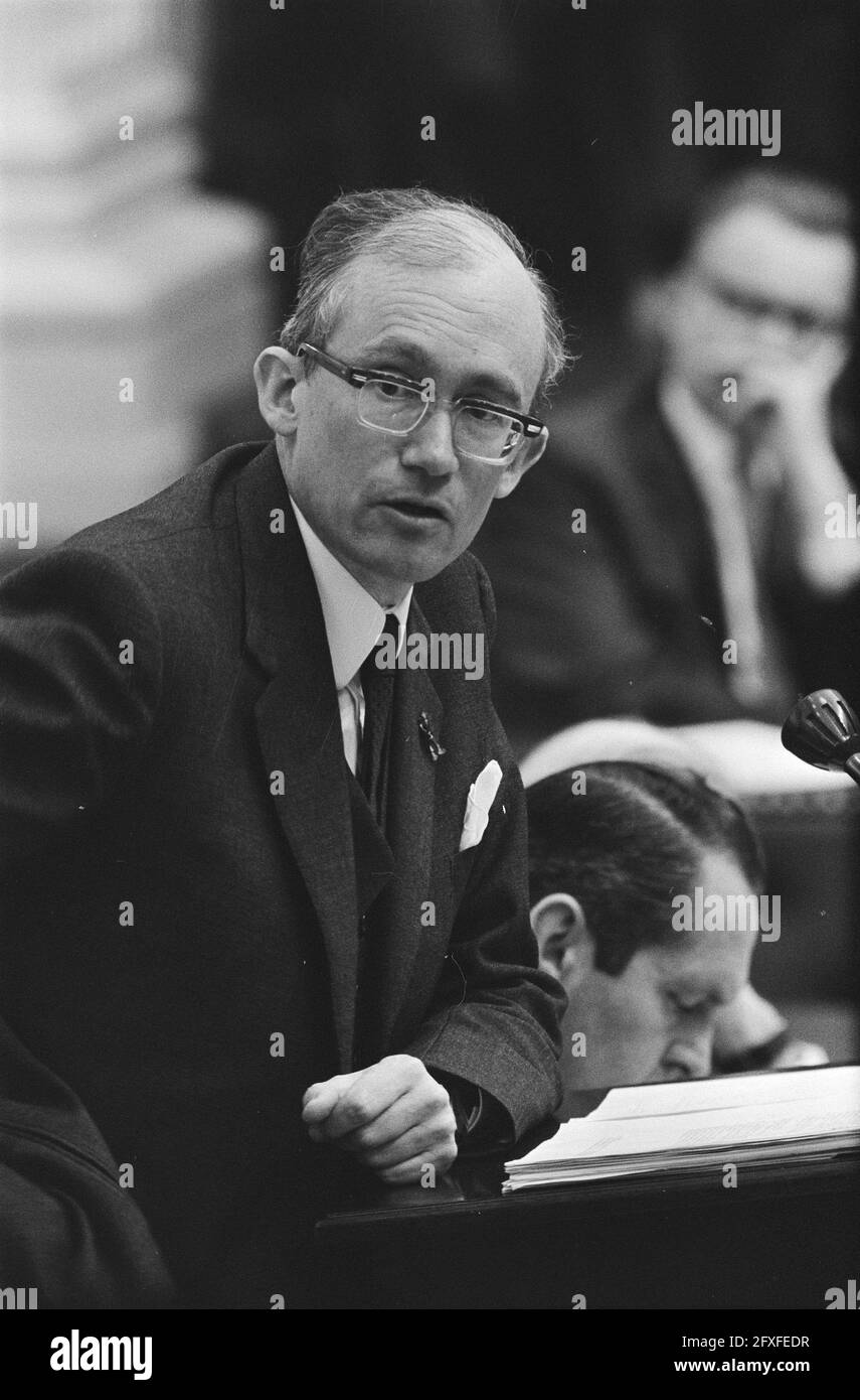 Camera dei rappresentanti, risposta del governo dopo i dibattiti di ieri sulle considerazioni generali; Witteveen, capo, Speaking, ottobre 15, 1970, politica, Paesi Bassi, foto agenzia stampa del XX secolo, notizie da ricordare, documentario, fotografia storica 1945-1990, storie visive, Storia umana del XX secolo, che cattura momenti nel tempo Foto Stock