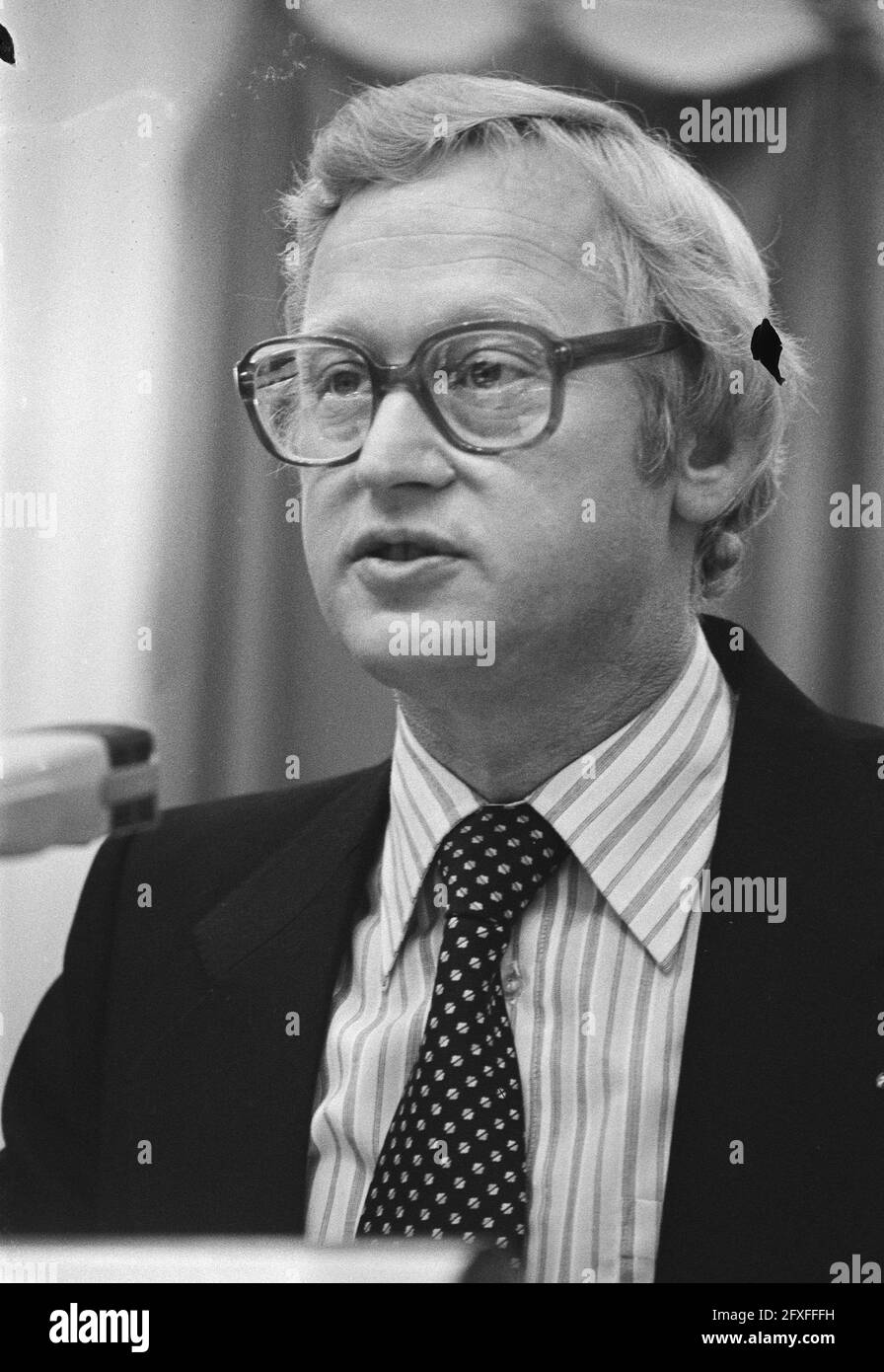 Dibattito parlamentare, relazione Donner, presidente di discussione Andriessen (KVP), 30 agosto 1976, politica, Paesi Bassi, foto agenzia stampa del xx secolo, notizie da ricordare, documentario, fotografia storica 1945-1990, storie visive, Storia umana del XX secolo, che cattura momenti nel tempo Foto Stock