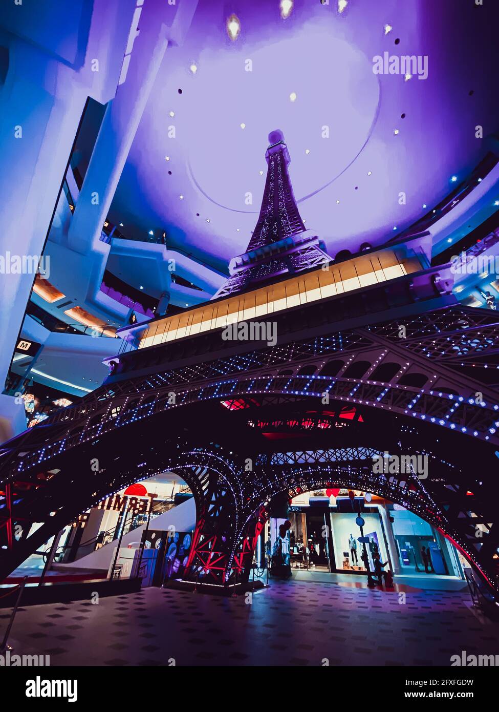 Centro commerciale Pattaya durante il covid lockdown al tramonto, a Chonburi, Thailandia Foto Stock