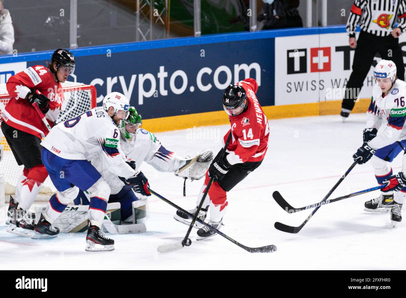 Henrique (Canada) Comtois (Canada) Haukeland (Norvegia) durante il Campionato del mondo 2021 - Canada vs Norvegia, Hockey su ghiaccio - Foto .LiveMedia/Andrea Re Foto Stock