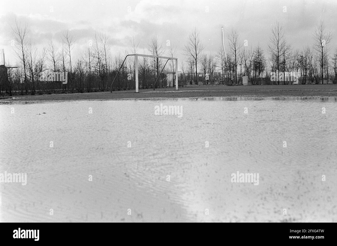 Campi disapprovati, un campo a Ookmeer complesso sportivo, 3 dicembre 1966, complessi sportivi, campi, Calcio, Paesi Bassi, foto agenzia stampa del XX secolo, notizie da ricordare, documentario, fotografia storica 1945-1990, storie visive, Storia umana del XX secolo, che cattura momenti nel tempo Foto Stock