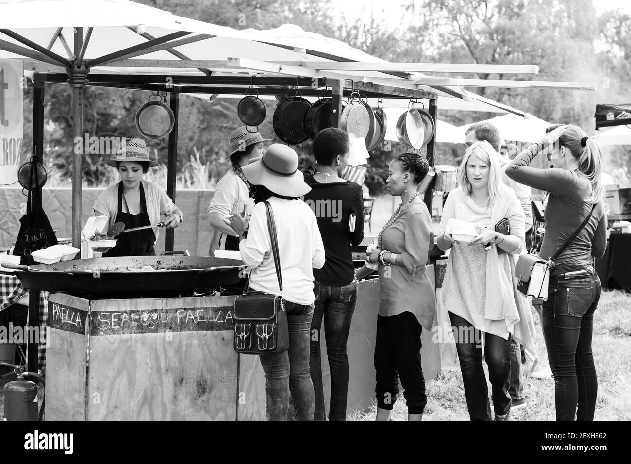 JOHANNESBURG, SUDAFRICA - 05 gennaio 2021: Johannesburg, Sud Africa - 09 2015 maggio: Paella Catering al Festival del cibo all'aperto Foto Stock