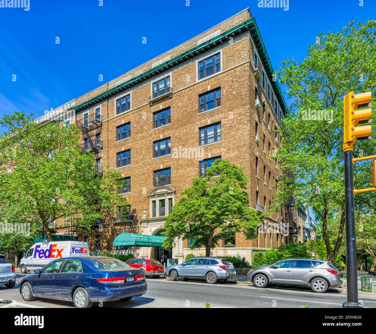 75 Prospect Park West, pietra calcarea e casa di appartamenti in mattoni esclusi dal Prospect Park Historic District. Foto Stock