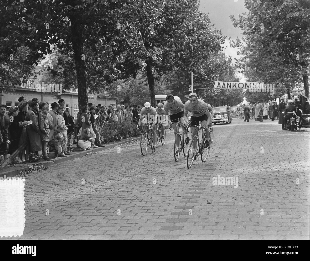 Campionato di club ciclistico Eindhoven, negativo di vetro/piastra d'azione, 23 settembre 1953, WIELREN, Paesi Bassi, foto agenzia stampa del xx secolo, notizie da ricordare, documentario, fotografia storica 1945-1990, storie visive, Storia umana del XX secolo, che cattura momenti nel tempo Foto Stock