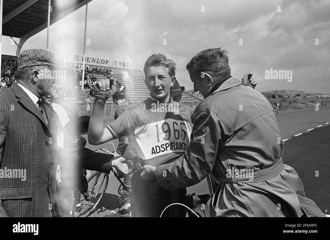 Ciclismo a Zandvoort, Champion secondi classificati 1965, 24 luglio 1965, CORSE SU RUOTE, champions, Paesi Bassi, foto agenzia stampa del XX secolo, notizie da ricordare, documentario, fotografia storica 1945-1990, storie visive, Storia umana del XX secolo, che cattura momenti nel tempo Foto Stock