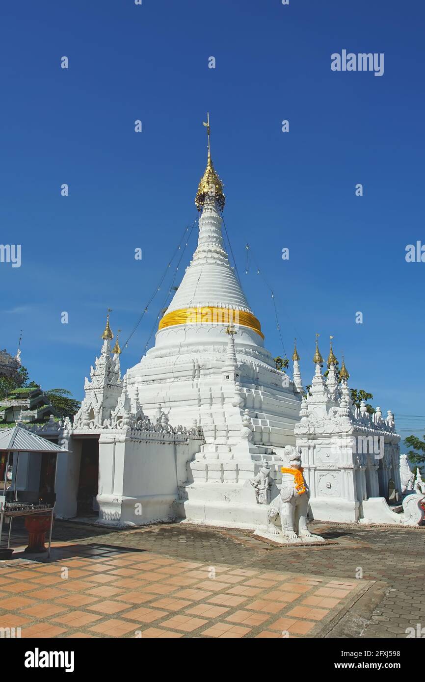 Wat Phrathat Doi Kong Mu nella provincia di Mae Hong Son, Thailandia. Foto Stock