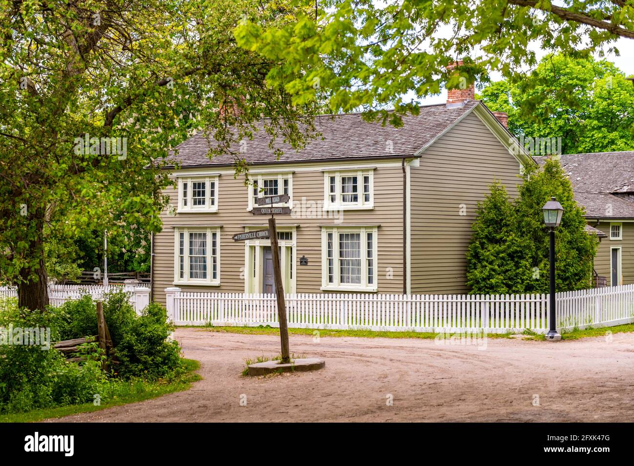 Toronto, Canada, la Burwick House nel Black Creek Pioneer Village è un luogo famoso e un'attrazione turistica che ricrea un villaggio di campagna della f Foto Stock