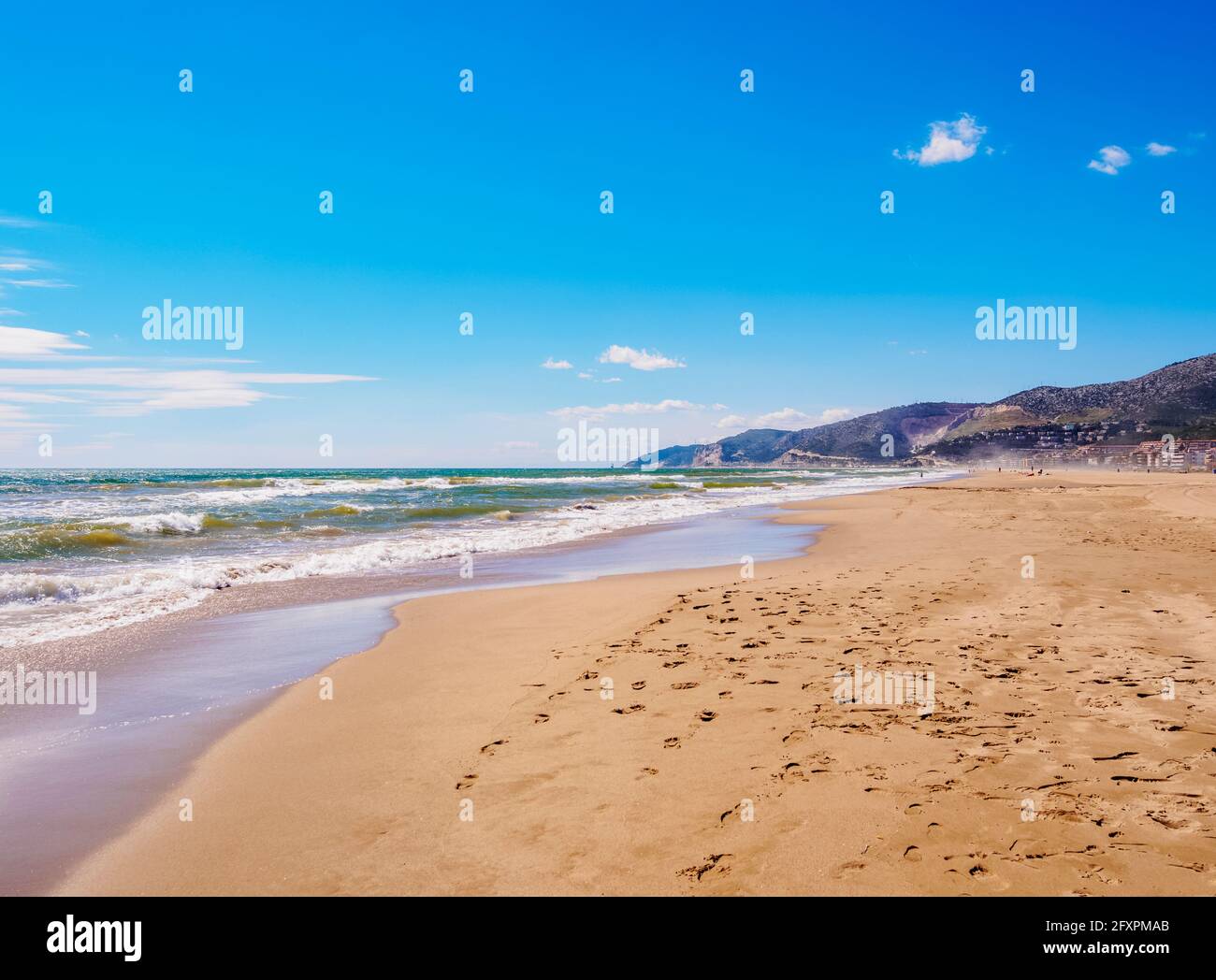 Spiaggia a Castelldefels, una città costiera vicino a Barcellona, Catalogna, Spagna, Europa Foto Stock