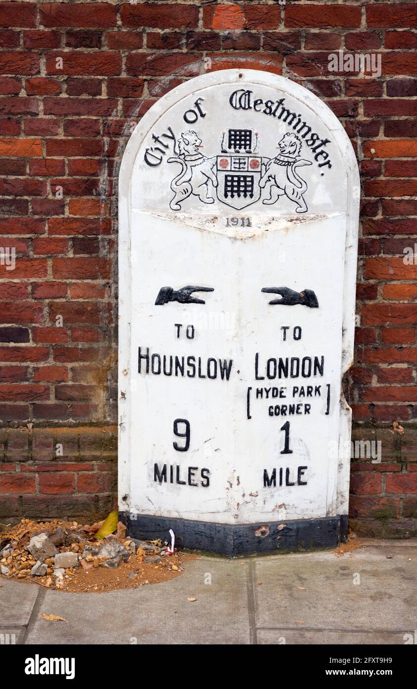 La città di Westminster Mile segnerà Hounslow e Hyde Park, Londra, Regno Unito Foto Stock