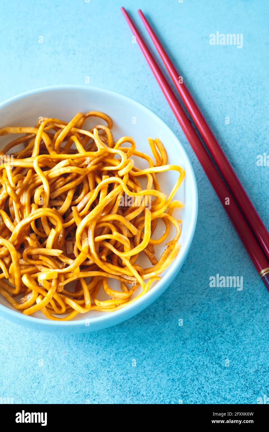Noodles cinesi cotti Foto Stock