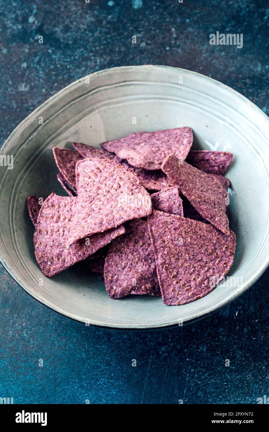 Blue Corn tortilla chips Foto Stock