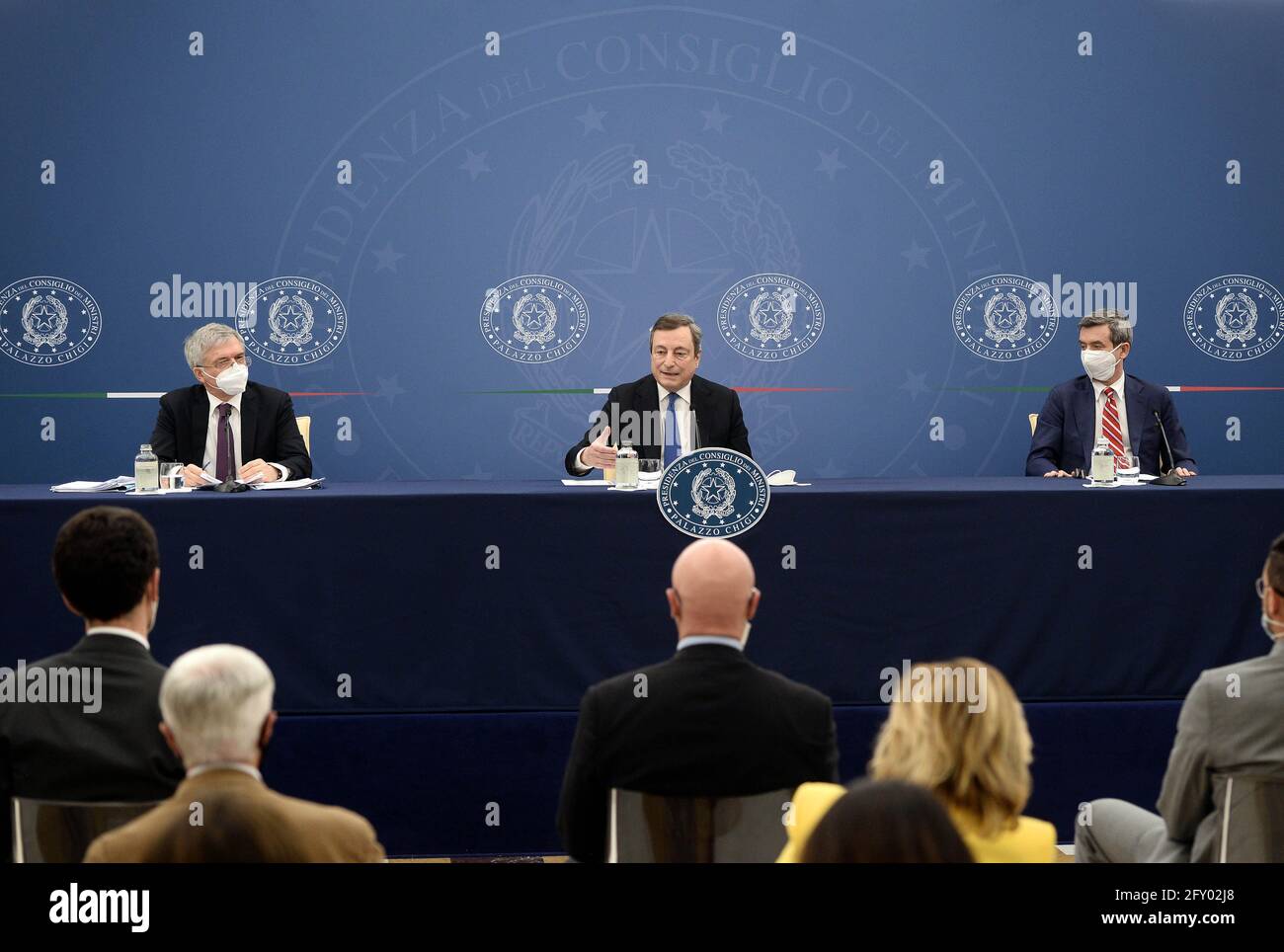 Italia, Roma, 20 maggio 2021 : il primo ministro italiano Mario Draghi in conferenza stampa sul 'incontro sulle imprese, il lavoro e le professioni' per la fine Foto Stock