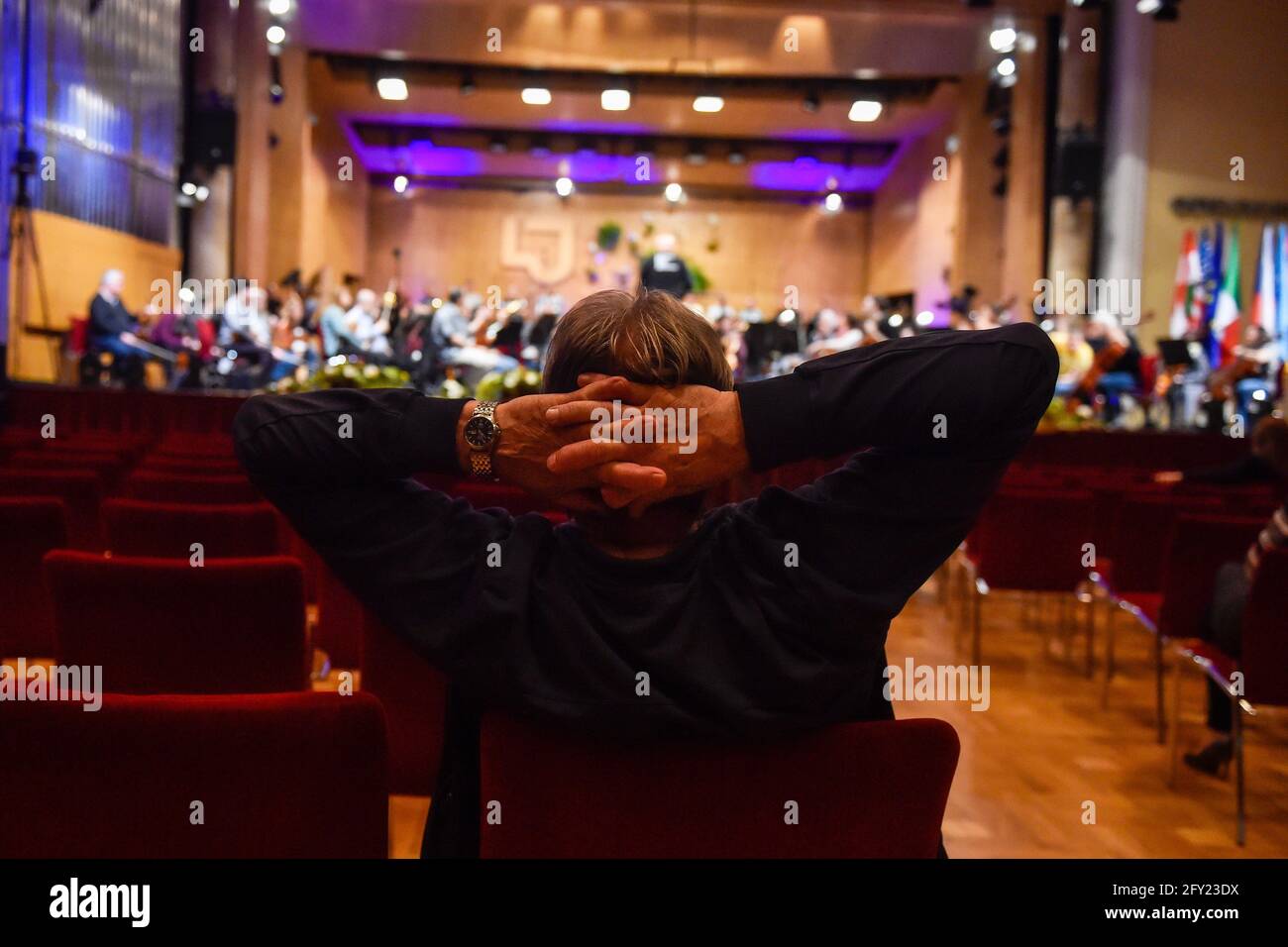 La Filarmonica di Brno si esibirà durante una prova di abbigliamento per il concerto di apertura del Festival Internazionale di Musica Leos Janacek a Ostrava, Repubblica Ceca, 27 maggio 2021. (Foto CTK/Jaroslav Ozana) Foto Stock