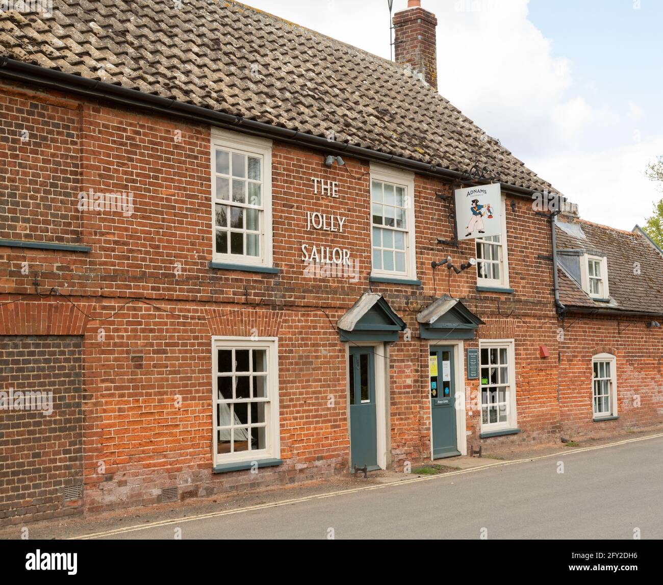 Esterno della casa pubblica Jolly Sailor a Orford, Suffolk. REGNO UNITO Foto Stock