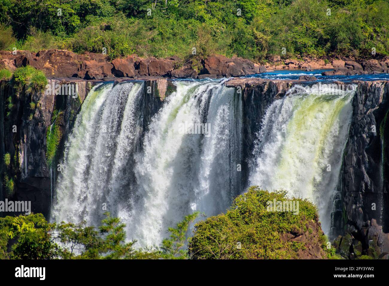 Circuito superiore, Cascate Iguazú, Misiones, Argentina. Foto Stock
